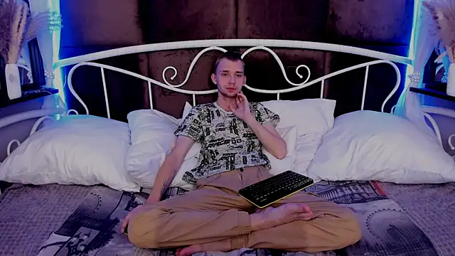 Snapshot of TimBlaks chatting on 09.29.25 TimBlaks online show from 09.29.25