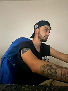 Snapshot of cristopher_wallacee chatting on 10.20.25 cristopher wallacee online show from 10.20.25