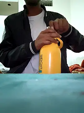 Snapshot of onlymasti00 chatting on 11.05.25 onlymasti00 online show from 11.05.25