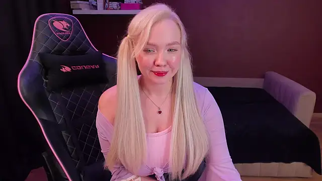 Snapshot of AlishaSe7enthAngel chatting on 10.01.25 AlishaSe7enthAngel online show from 10.01.25