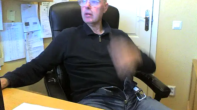 Snapshot of Klipparn chatting on 11.11.25 Klipparn online show from 11.11.25