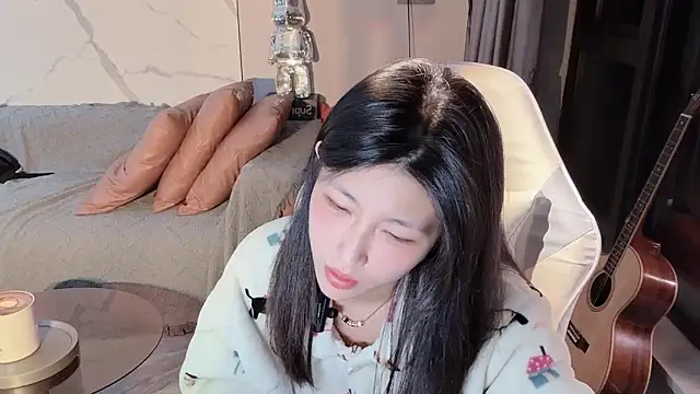 Snapshot of Lixinel-520 chatting on 11.28.25 Lixinel-520 online show from 11.28.25