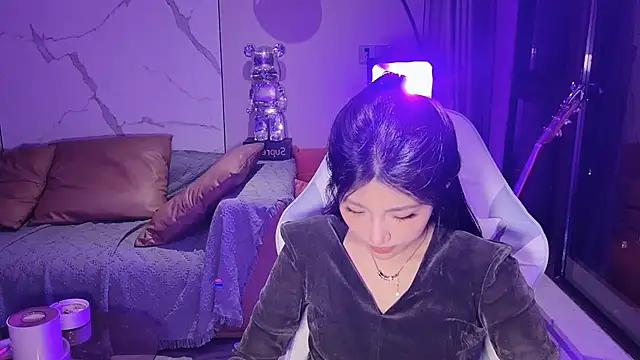 Snapshot of Lixinel-520 chatting on 12.03.25 Lixinel-520 online show from 12.03.25