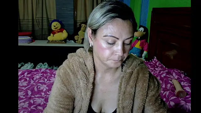  Charlize theron  online show from 04.21.26