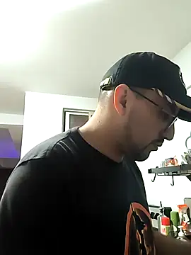 Snapshot of Jharicio-89 chatting on 11.17.25 Jharicio-89 online show from 11.17.25