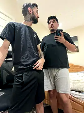 Snapshot of mixedcouplee69 chatting on 12.19.25 mixedcouplee69 online show from 12.19.25