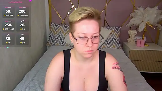 AlexandraGreen online show from 10.19.25