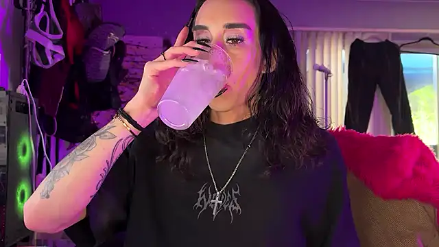 xoFrankie online show from 01.08.26