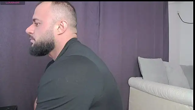 Snapshot of RickyMiami1 chatting on 10.05.25 RickyMiami1 online show from 10.05.25