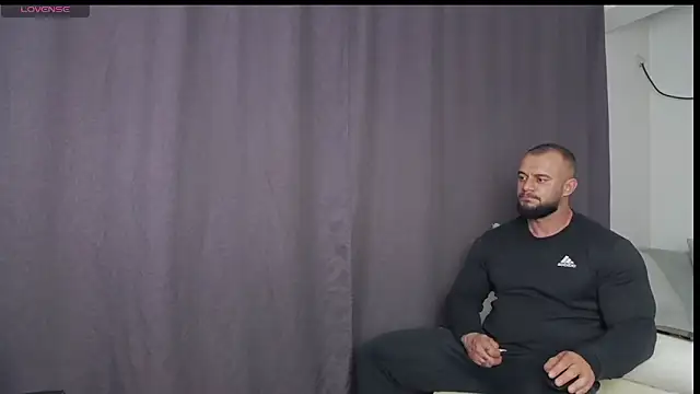 Snapshot of RickyMiami1 chatting on 10.10.25 RickyMiami1 online show from 10.10.25