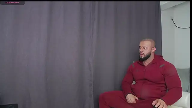 Snapshot of RickyMiami1 chatting on 11.01.25 RickyMiami1 online show from 11.01.25