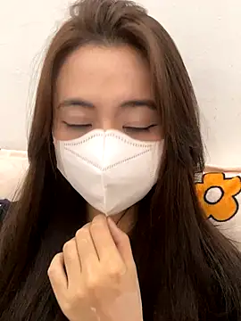 Snapshot of Mochi21 chatting on 11.12.25 Mochi21 online show from 11.12.25