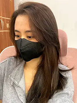 Snapshot of Mochi21 chatting on 11.16.25 Mochi21 online show from 11.16.25