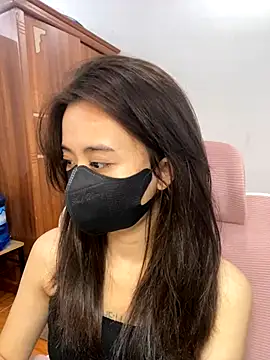 Snapshot of Mochi21 chatting on 11.21.25 Mochi21 online show from 11.21.25