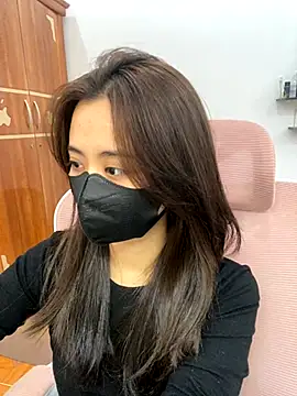 Snapshot of Mochi21 chatting on 11.24.25 Mochi21 online show from 11.24.25