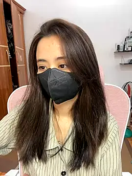 Snapshot of Mochi21 chatting on 11.27.25 Mochi21 online show from 11.27.25