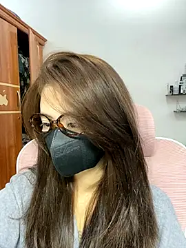 Snapshot of Mochi21 chatting on 12.04.25 Mochi21 online show from 12.04.25