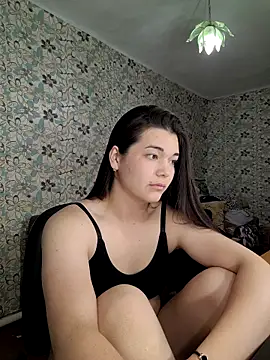 Snapshot of Albi_Glow chatting on 09.11.25 Albi Glow online show from 09.11.25