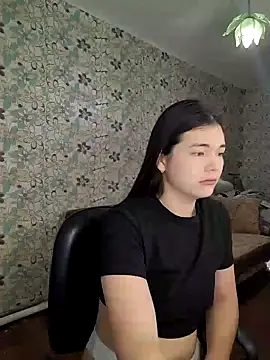 Snapshot of Albi_Glow chatting on 09.24.25 Albi Glow online show from 09.24.25