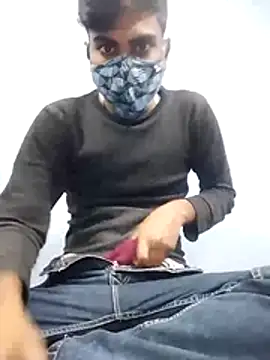 Snapshot of YourTarzan chatting on 12.15.25 YourTarzan online show from 12.15.25