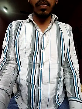 Snapshot of YourTarzan chatting on 03.05.26 YourTarzan online show from 03.05.26