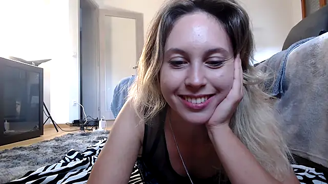 L Sofia online show from 10.21.25