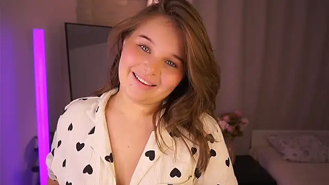 Snapshot of Anna_Nicol chatting on 11.12.25 Anna Nicol online show from 11.12.25