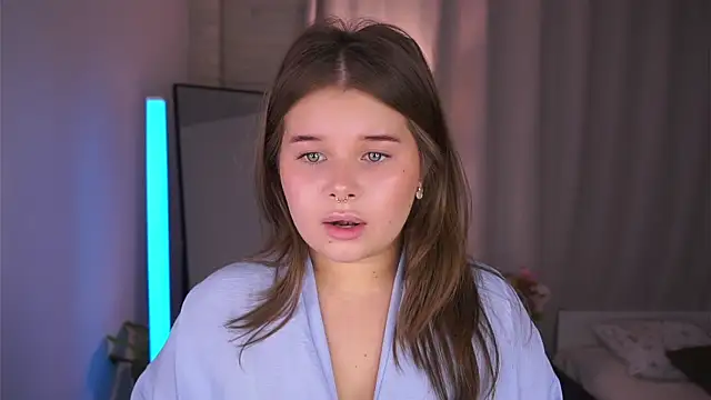 Snapshot of Anna_Nicol chatting on 11.14.25 Anna Nicol online show from 11.14.25