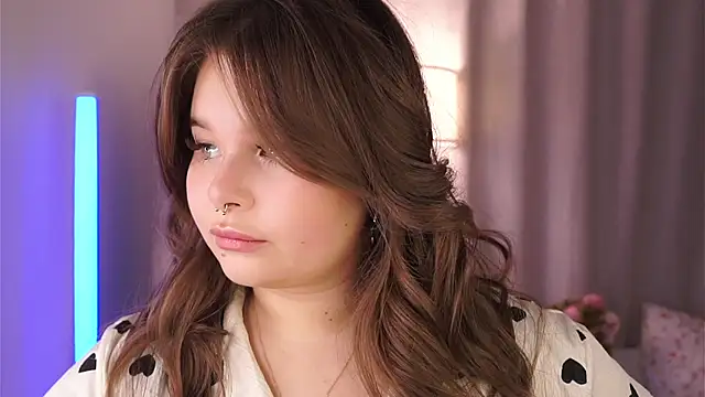 Snapshot of Anna_Nicol chatting on 12.02.25 Anna Nicol online show from 12.02.25