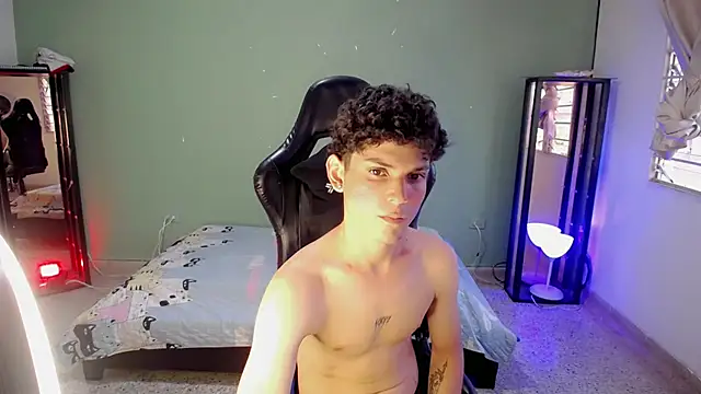 dilan hott  online show from 11.07.25