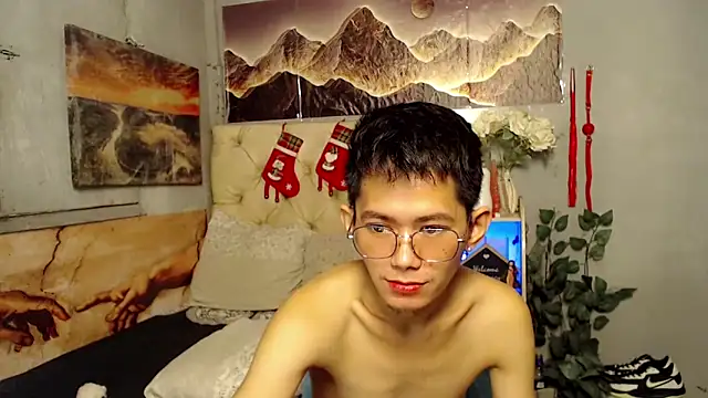Snapshot of Skinny_CumLoader69 chatting on 09.13.25 Skinny CumLoader69 online show from 09.13.25