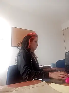 Snapshot of chloelabelle chatting on 11.04.25 chloelabelle online show from 11.04.25