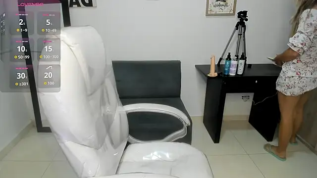 Aiilyn Ds online show from 09.18.25