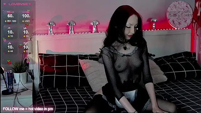 Lina Thornton  online show from 09.09.25