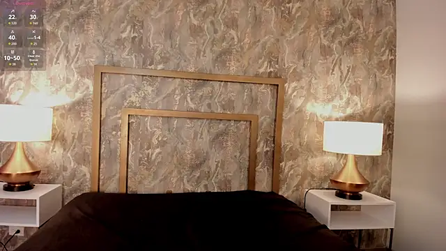 Snapshot of DannaBelucci chatting on 11.08.25 DannaBelucci online show from 11.08.25