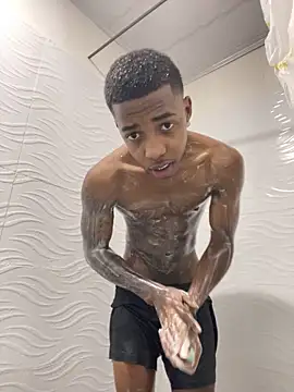 Snapshot of maicoljorda chatting on 10.05.25 maicoljorda online show from 10.05.25