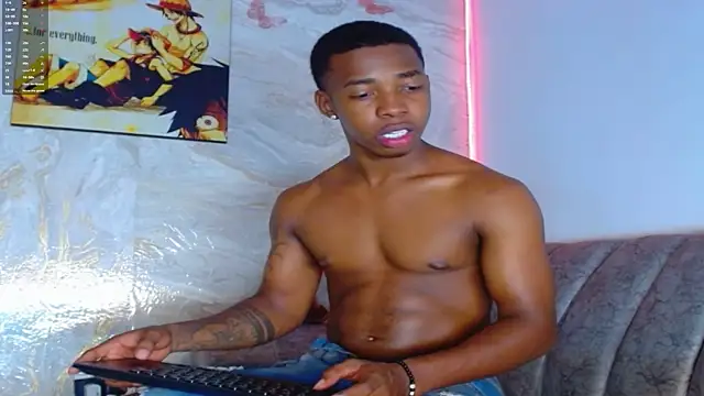 Snapshot of maicoljorda chatting on 11.08.25 maicoljorda online show from 11.08.25