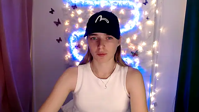 Snapshot of JuiceLips__ chatting on 09.08.25 JuiceLips online show from 09.08.25