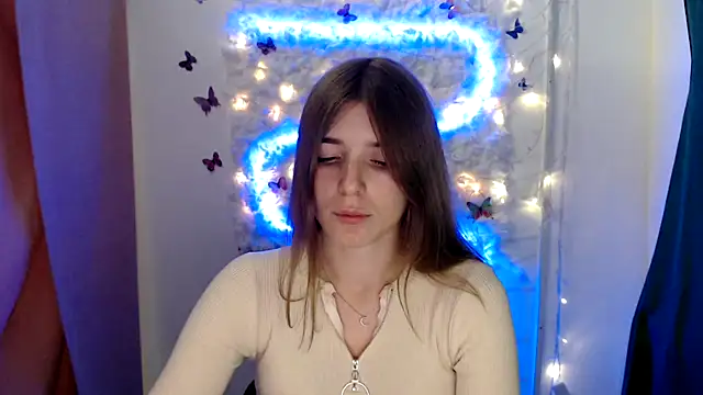 Snapshot of JuiceLips__ chatting on 09.15.25 JuiceLips online show from 09.15.25