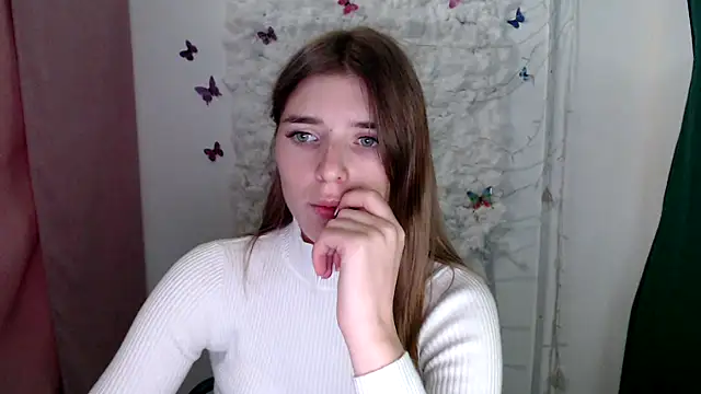 Snapshot of JuiceLips__ chatting on 09.17.25 JuiceLips online show from 09.17.25