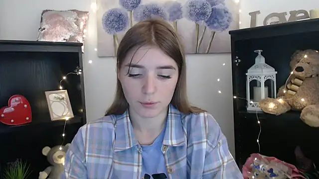 Snapshot of JuiceLips__ chatting on 09.19.25 JuiceLips online show from 09.19.25