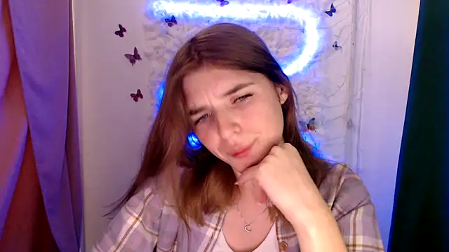 Snapshot of JuiceLips__ chatting on 09.23.25 JuiceLips online show from 09.23.25