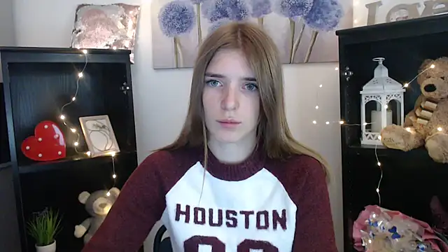 Snapshot of JuiceLips__ chatting on 09.25.25 JuiceLips online show from 09.25.25