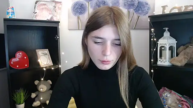 Snapshot of JuiceLips__ chatting on 10.10.25 JuiceLips online show from 10.10.25