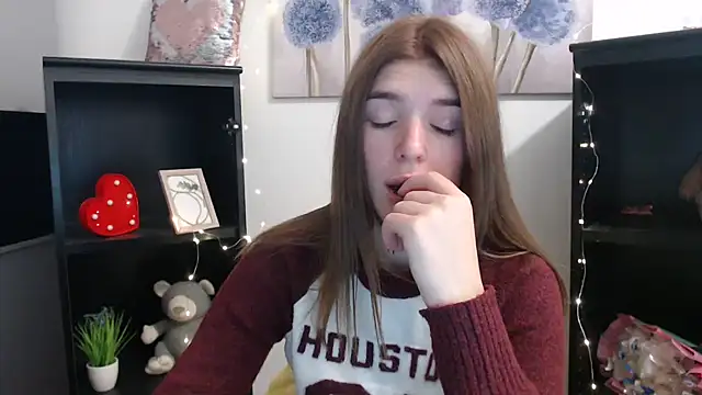 Snapshot of JuiceLips__ chatting on 10.22.25 JuiceLips online show from 10.22.25