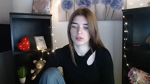 Snapshot of JuiceLips__ chatting on 10.24.25 JuiceLips online show from 10.24.25