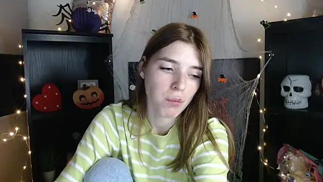 Snapshot of JuiceLips__ chatting on 11.04.25 JuiceLips online show from 11.04.25