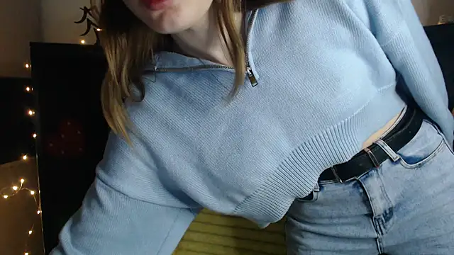 Snapshot of JuiceLips__ chatting on 11.10.25 JuiceLips online show from 11.10.25