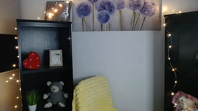 Snapshot of JuiceLips__ chatting on 11.20.25 JuiceLips online show from 11.20.25