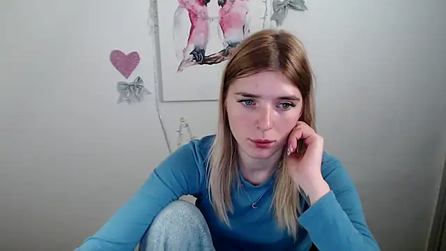 Snapshot of JuiceLips__ chatting on 12.03.25 JuiceLips online show from 12.03.25